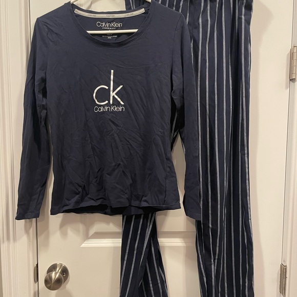 Women’s size medium Calvin Klein PJ set - Picture 1 of 3